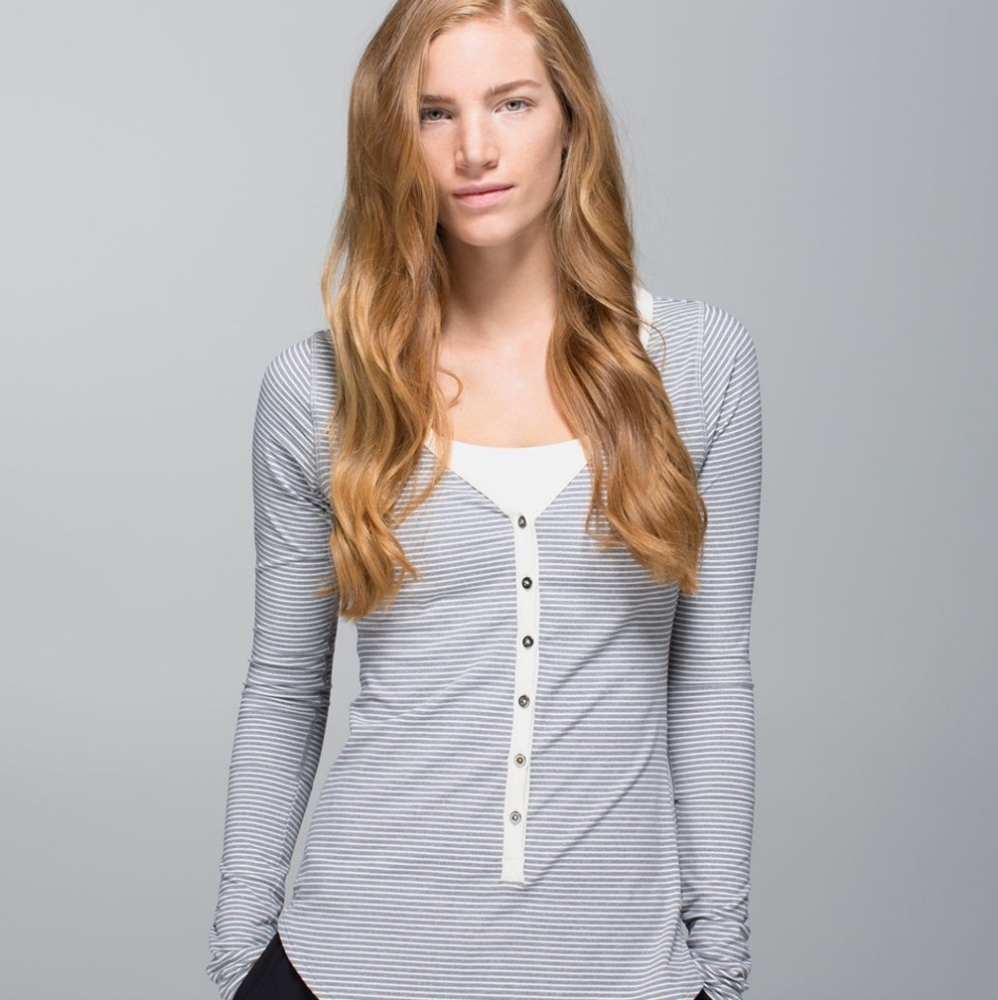 NWOT Lululemon Awesoma Henley Size S